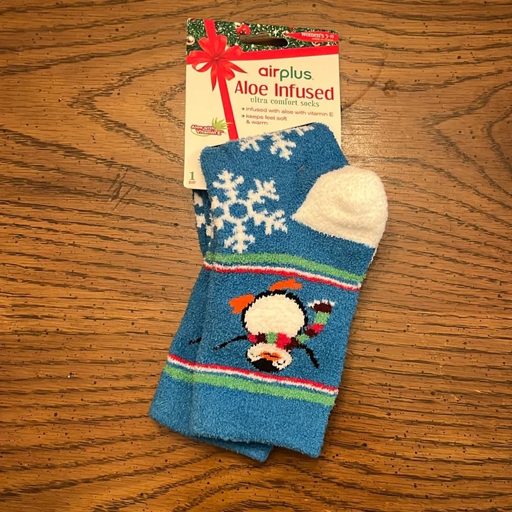 Air‎ Plus aloe infused socks, NWOT